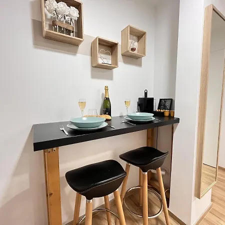 Paris 24 - Calme, Cosy Proche Centre ריימס