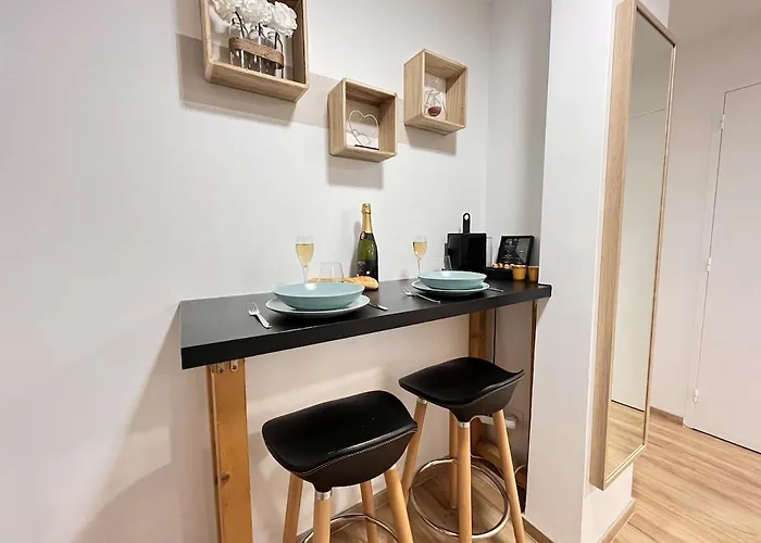 Paris 24 - Calme, Cosy Proche Centre ריימס